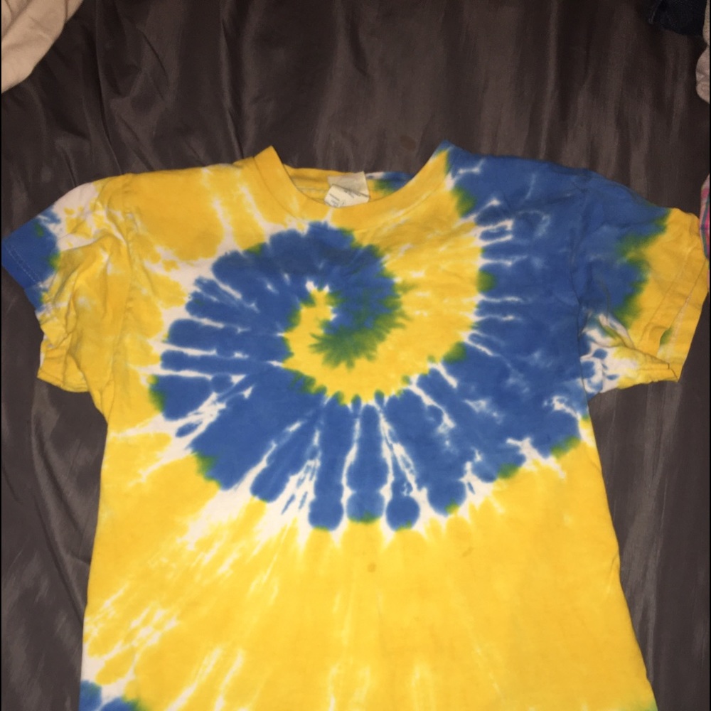 Yellow and blue the dye shirt
